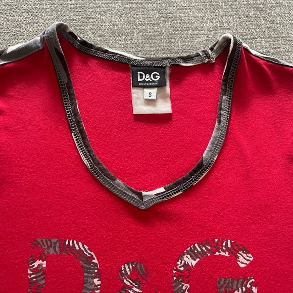D&G Red and Gray Camo Trim Short Sleeve Tee - Picture 3 of 6